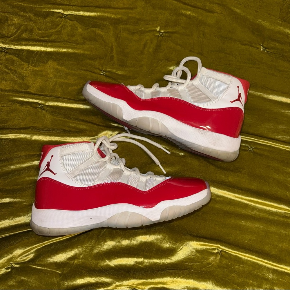 Air Jordan 11 Retro Cherry